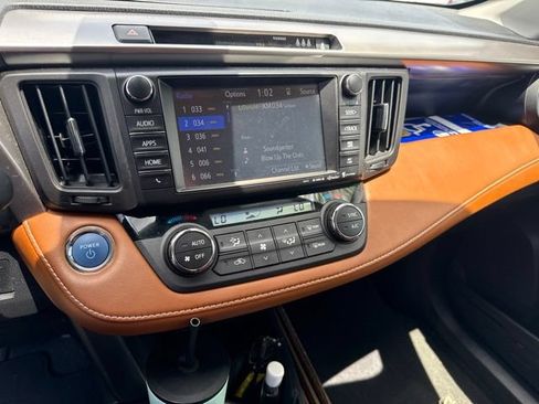 Used 2017 Toyota RAV4 Limited AWD/4WD image 16