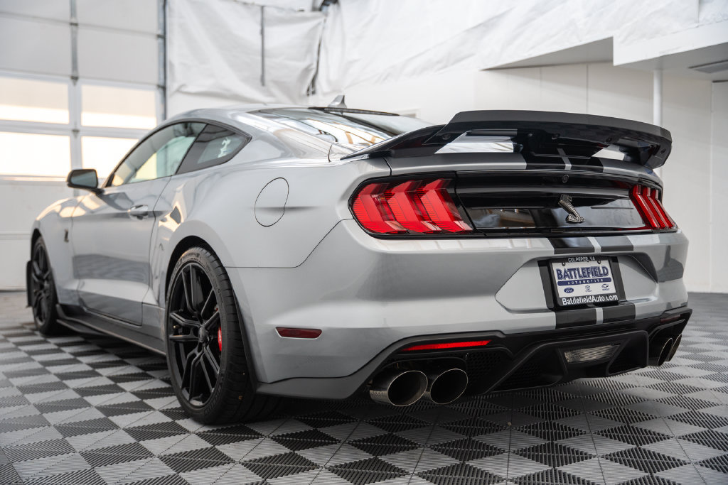 Used 2020 Ford Mustang Shelby GT500 w/ Technology Package RWD image 7
