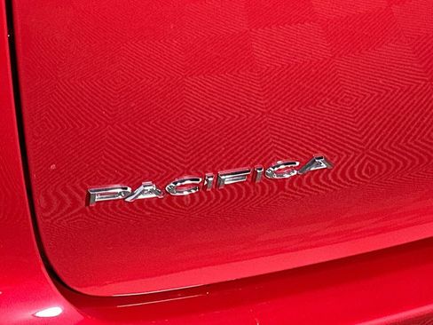 New 2026 Chrysler Pacifica Select AWD/4WD image 22
