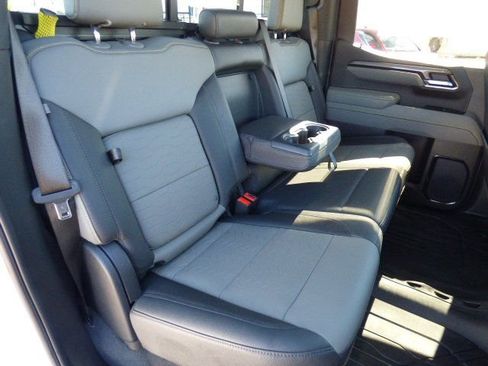 Used 2025 Chevrolet Silverado 1500 ZR2 w/ Technology Package image 6