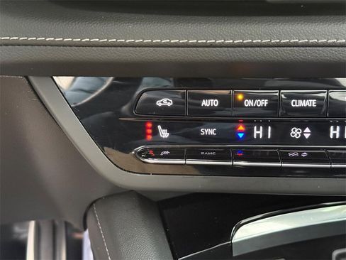 Used 2023 Buick Envision Essence w/ Sport Touring Package image 21