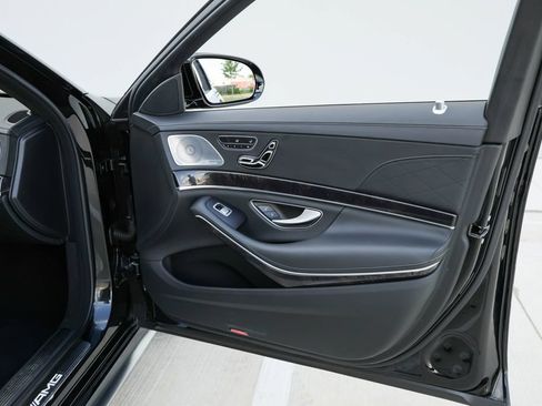 Used 2017 Mercedes-Benz S 63 AMG 4MATIC Sedan image 21