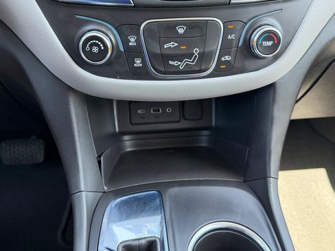 Used 2023 Chevrolet Equinox LS w/ LS Convenience Package FWD image 15