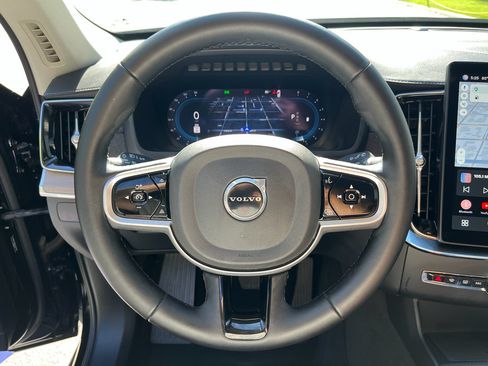 Used 2025 Volvo XC90 B6 Plus AWD/4WD image 18