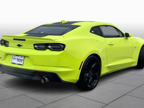 Used 2020 Chevrolet Camaro LT w/ RS Package image 11