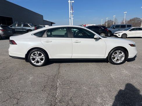 Used 2025 Honda Accord LX image 4