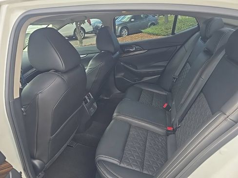 Used 2018 Nissan Maxima Platinum FWD image 10