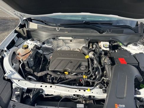 Used 2024 Chevrolet Trax LT w/ Driver Confidence Package image 31