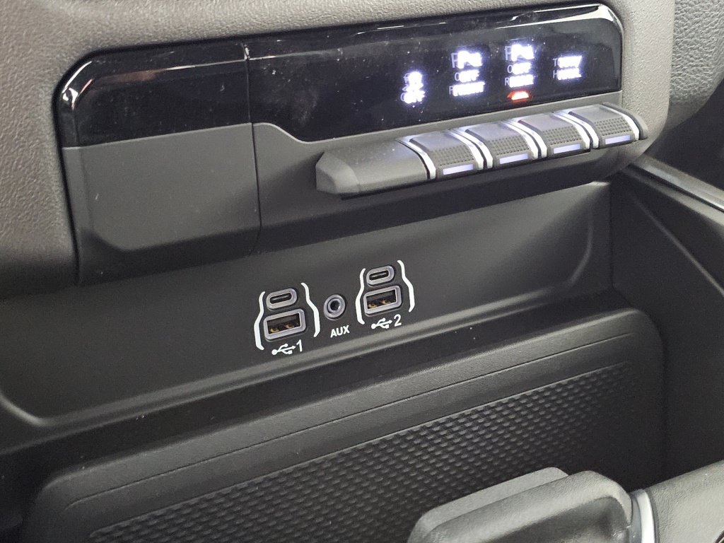New 2026 RAM 1500 Express AWD/4WD image 30