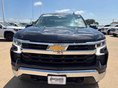 Used 2023 Chevrolet Silverado 1500 LT AWD/4WD image 9