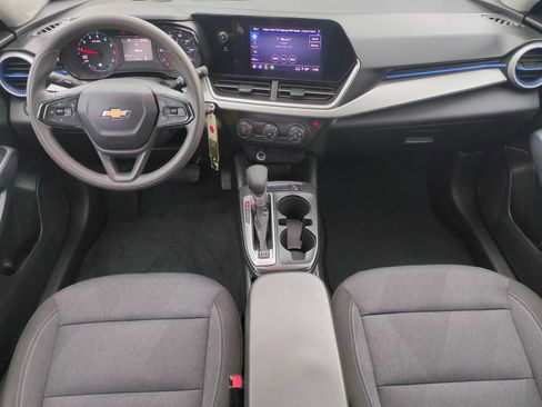 Used 2025 Chevrolet Trax LS w/ Driver Confidence Package FWD image 18