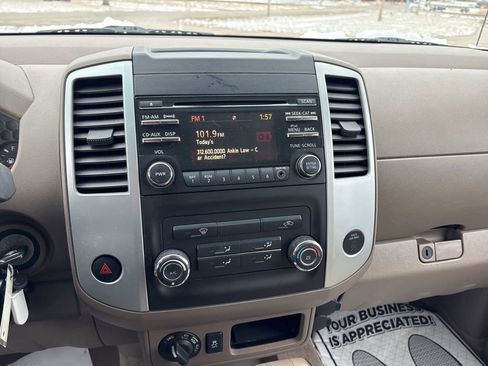 Used 2013 Nissan Frontier SV image 37