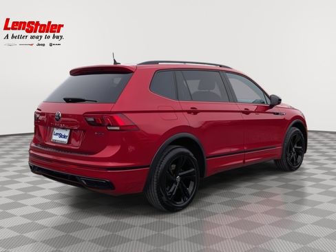 Used 2024 Volkswagen Tiguan SE R-Line image 5