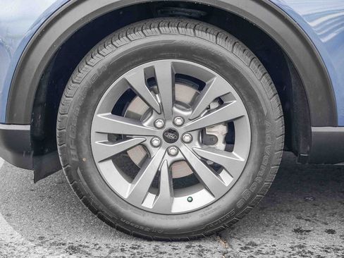 Certified 2021 Ford Explorer XLT w/ Equipment Group 202A image 10