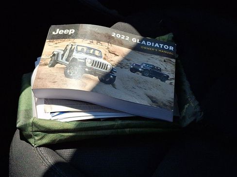 Used 2022 Jeep Gladiator Sport AWD/4WD image 26