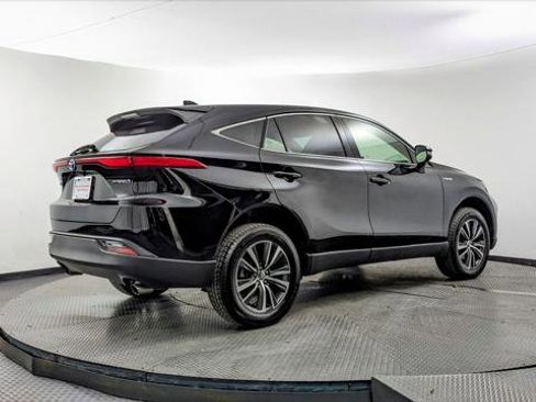 Used 2021 Toyota Venza LE AWD/4WD image 8