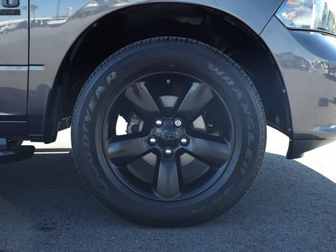 Used 2020 RAM 1500 Express w/ Express Value Package AWD/4WD image 5