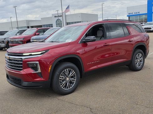 New 2026 Chevrolet Traverse LT w/ Driver Confidence Package image 3