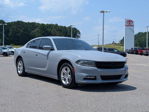 Used 2022 Dodge Charger SXT w/ Driver Convenience Group RWD image 7