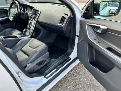 Used 2017 Volvo XC60 T6 Dynamic w/ Preferred Option Package AWD/4WD image 19