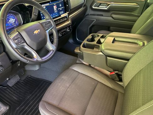 Used 2025 Chevrolet Silverado 3500 LT AWD/4WD image 11