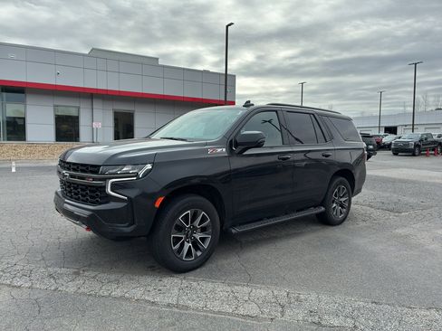 Used 2021 Chevrolet Tahoe Z71 w/ Z71 Signature Package image 3