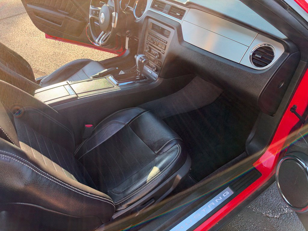 Used 2010 Ford Mustang Convertible RWD image 18