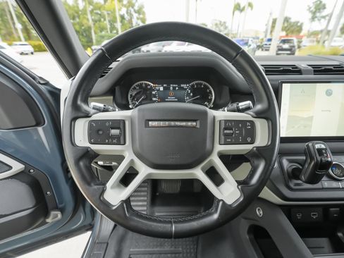 Used 2022 Land Rover Defender 110 SE image 8
