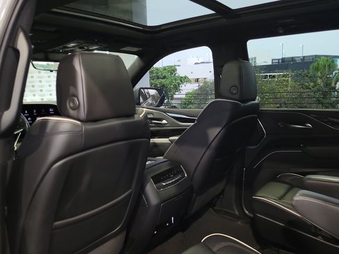 Used 2024 Cadillac Escalade Sport AWD/4WD image 10