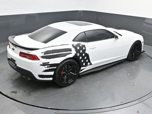 Used 2014 Chevrolet Camaro SS w/ SS Performance Package image 38