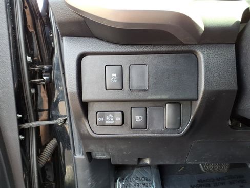 Used 2022 Toyota Tacoma SR5 AWD/4WD image 17