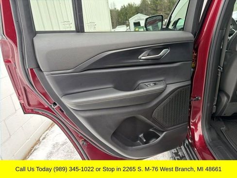 Used 2025 Jeep Grand Cherokee Altitude image 32