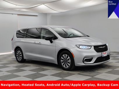 Used 2024 Chrysler Pacifica Limited