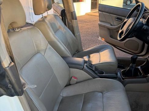 Used 2000 Subaru Outback Limited AWD/4WD image 14