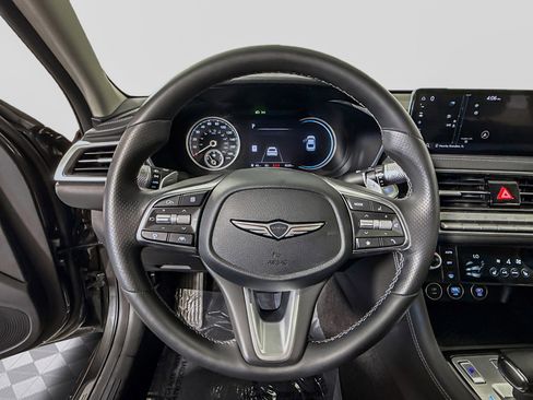 Used 2025 Genesis G70 2.5T image 13