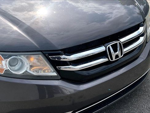 Used 2021 Chrysler Pacifica Touring-L FWD image 29