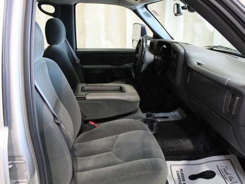 Used 2004 Chevrolet Silverado 2500 LS w/ Heavy-Duty Power Package image 20