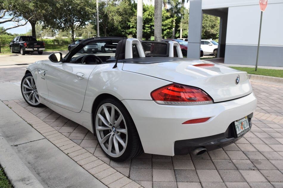 Used 2014 BMW Z4 sDrive35i RWD image 2
