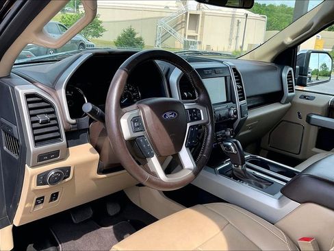 Used 2019 Ford F150 Lariat w/ Equipment Group 502A Luxury AWD/4WD image 20