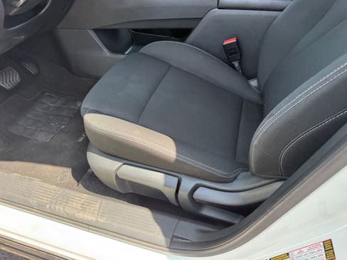 Used 2024 Nissan Rogue S AWD/4WD image 16