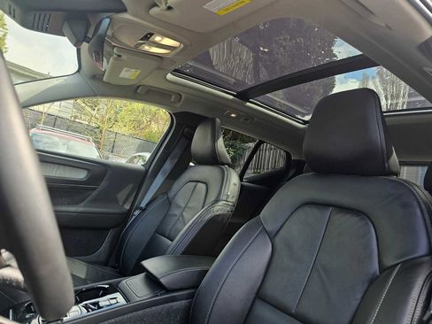 Used 2023 Volvo XC40 B5 Plus w/ Protection Package Premier image 23