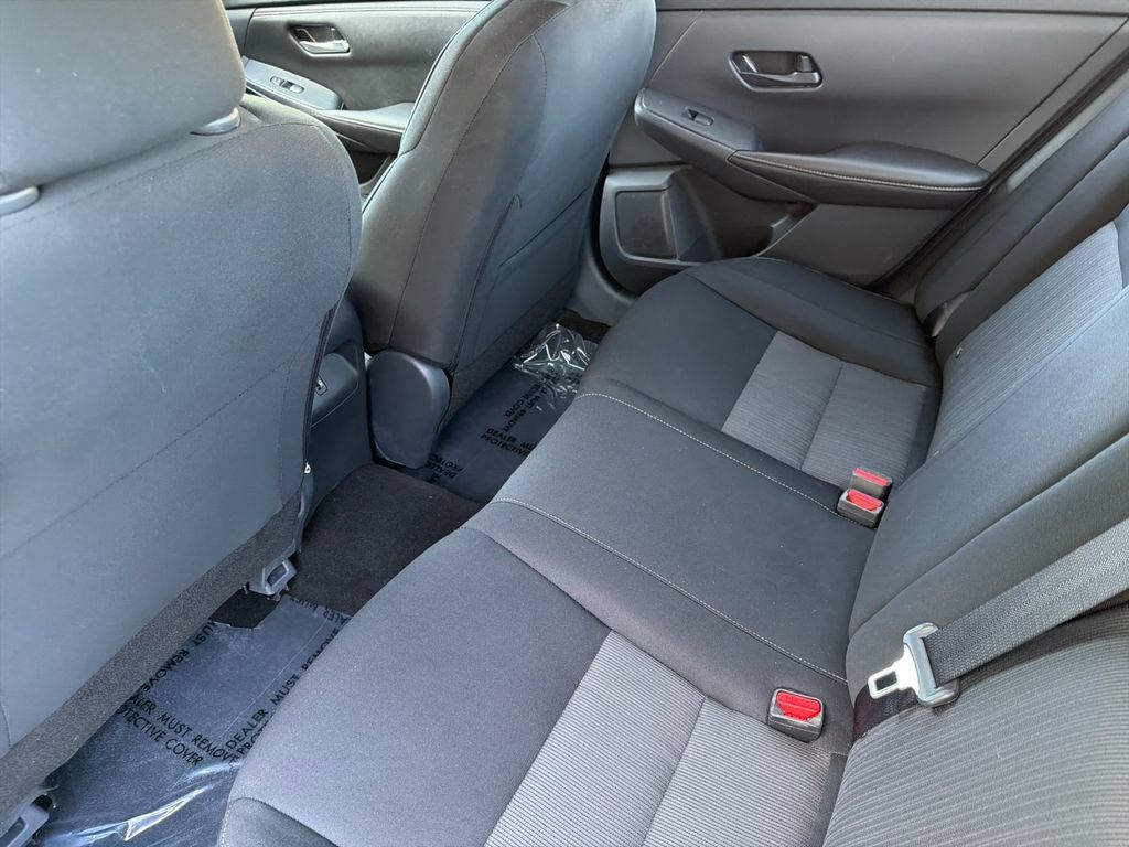 Used 2024 Nissan Sentra SV FWD image 11