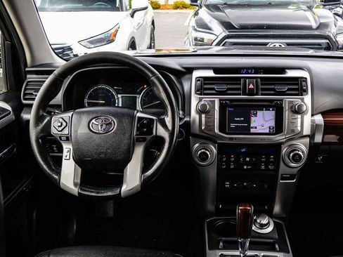 Used 2018 Toyota 4Runner Limited AWD/4WD image 31