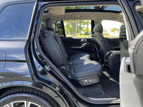 Used 2022 BMW X7 xDrive40i w/ Premium Package image 60