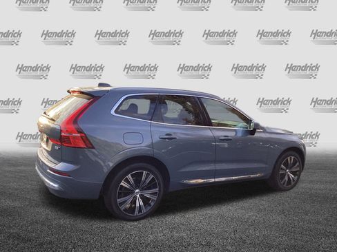 Certified 2022 Volvo XC60 B5 Inscription w/ Climate Package image 11