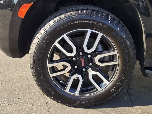 Used 2022 GMC Yukon AT4 AWD/4WD image 7