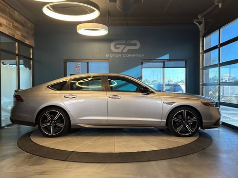 Used 2023 Honda Accord Sport image 2