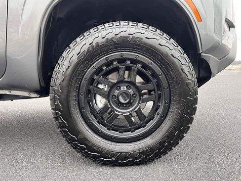 Used 2023 Nissan Frontier SV w/ SV Convenience Package image 25