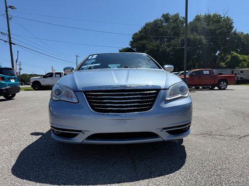Used 2012 Chrysler 200 Limited FWD image 2