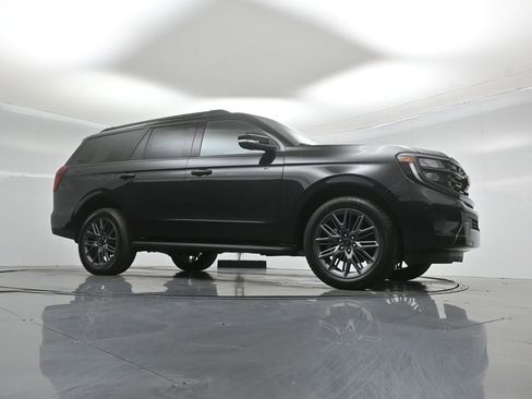 New 2026 Ford Expedition Platinum AWD/4WD image 3